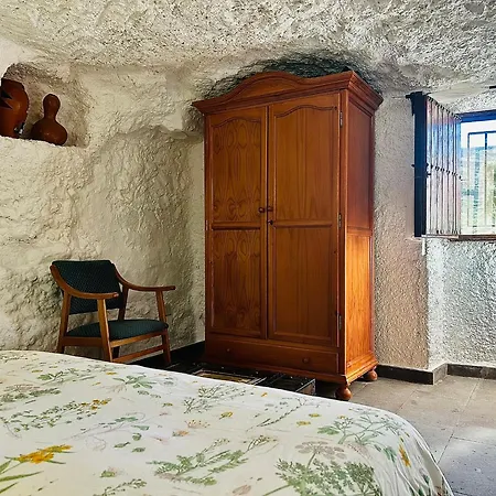 Casa Cueva Hondo