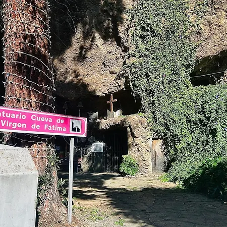 Casa Cueva Hondo