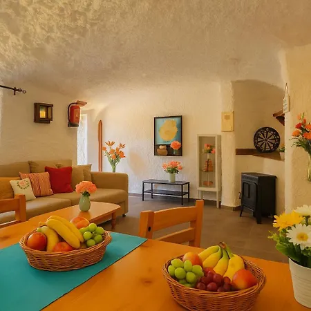 Casa Cueva Hondo