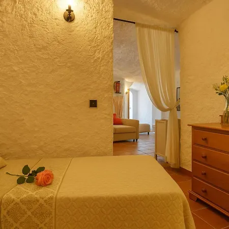 Casa Cueva Hondo