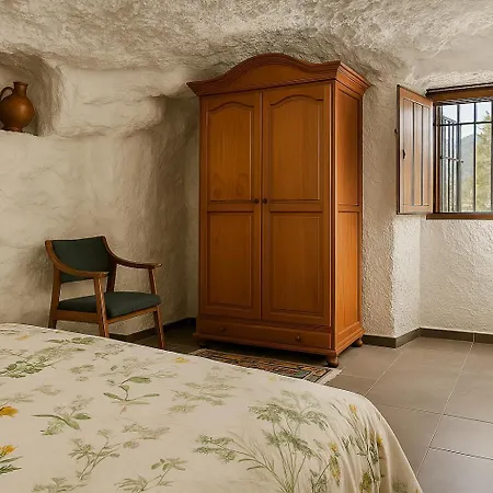 Casa Cueva Hondo *