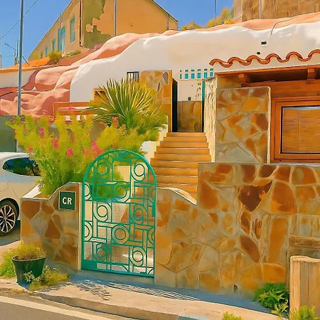 Casa Cueva Hondo
